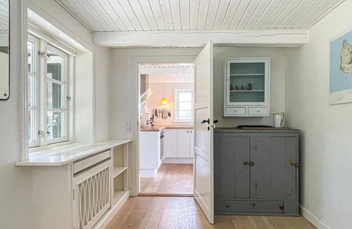 Akirkeby House | Amazing home in Aakirkeby with WiFi