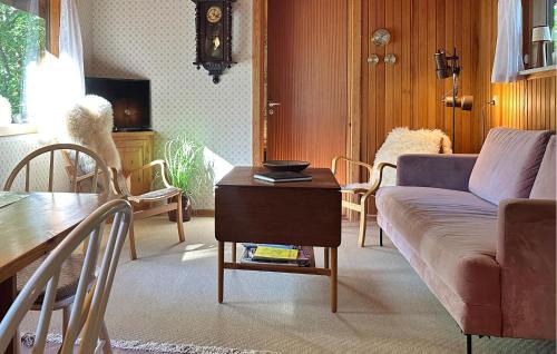 Boderne House | Amazing Home In Aakirkeby With Wifi
