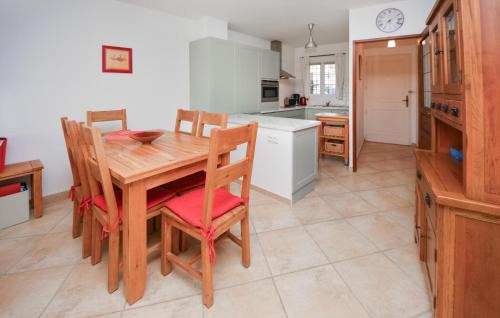 Aigues-Mortes House | Amazing Home In Aigues-Mortes With Wifi