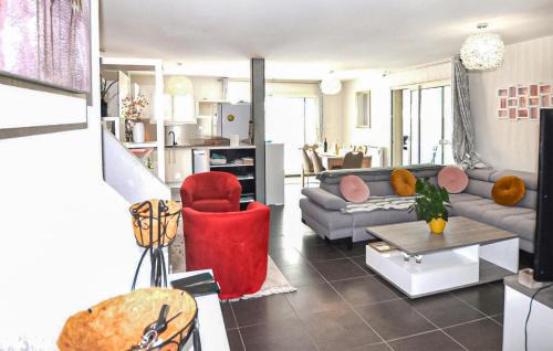 Alenya House | Amazing Home In Alénya