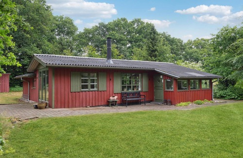 Ansager House | Amazing home in Ansager with lake view