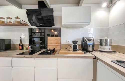 Aramon House | Amazing home in Aramon with swimming pool
