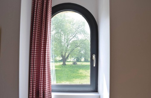Auxais House | Amazing home in Auxais with WiFi