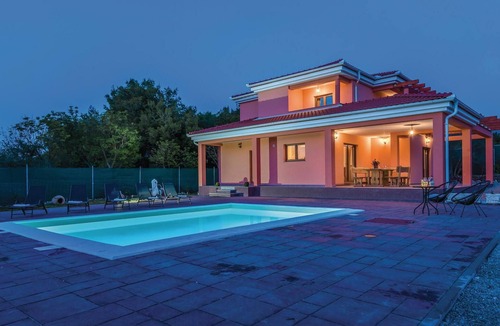 Bilice House | Amazing home in Bilice