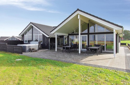 Bogense House | Amazing home in Bogense with sauna