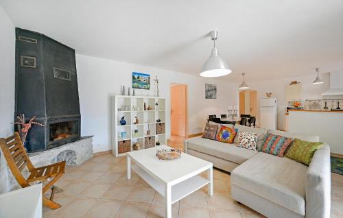 Bordezac House | Amazing Home In Bordezac