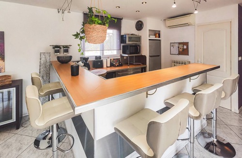 Creissan House | Amazing home in Creissan