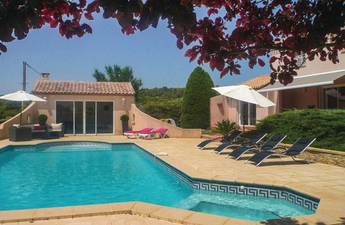 Creissan House | Amazing home in Creissan with 3 Bedrooms, WiFi and Outdoor swimming pool