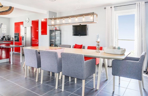 Cruzy House | Amazing home in Cruzy