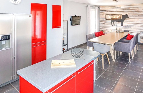 Cruzy House | Amazing home in Cruzy