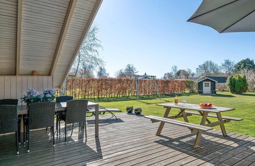 Dronningmolle House | Amazing home in Dronningmølle with WiFi