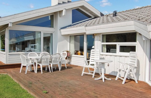 Egsmark Strand House | Amazing home in Ebeltoft with sauna