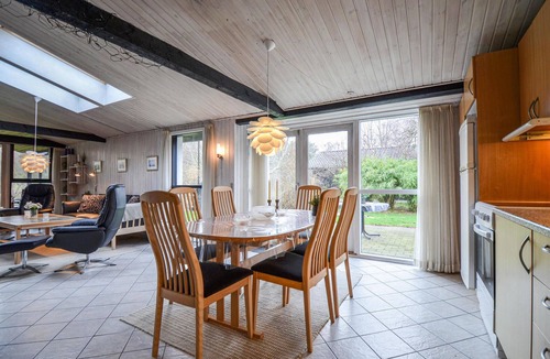 Øer Strand House | Amazing home in Ebeltoft with sauna