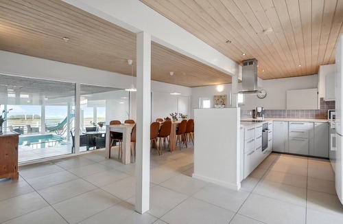 Vibæk Strand House | Amazing home in Ebeltoft with sauna
