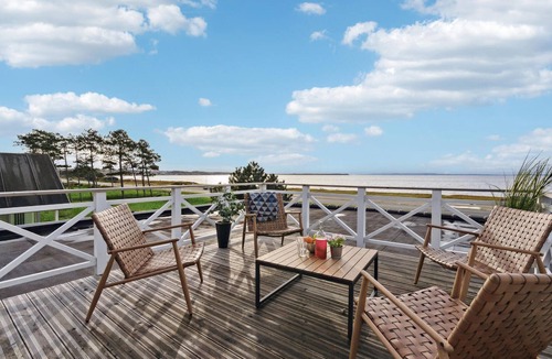 Vibæk Strand House | Amazing home in Ebeltoft with sauna