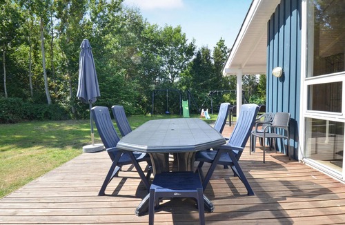 Øer Strand House | Amazing home in Ebeltoft with sauna