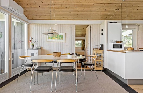 Øer Strand House | Amazing home in Ebeltoft with sauna