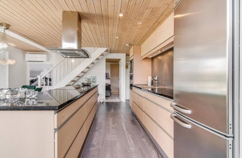 Vibæk Strand House | Amazing home in Ebeltoft with WiFi