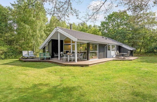 Øksenmølle House | Amazing home in Ebeltoft with sauna