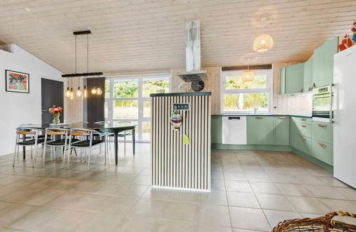 Lyngsbæk Strand House | Amazing home in Ebeltoft with sauna