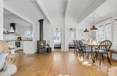 Øer Strand House | Amazing home in Ebeltoft with sauna