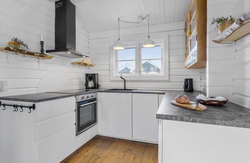Øer Strand House | Amazing home in Ebeltoft with sauna