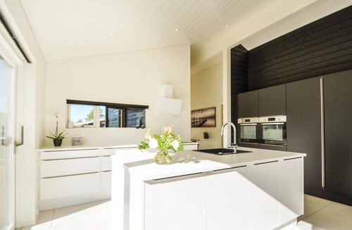 Øer Strand House | Amazing home in Ebeltoft with sauna