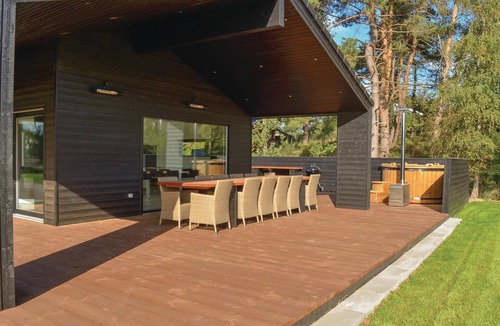 Øer Strand House | Amazing home in Ebeltoft with sauna