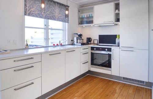 Øer Strand House | Amazing home in Ebeltoft with WiFi