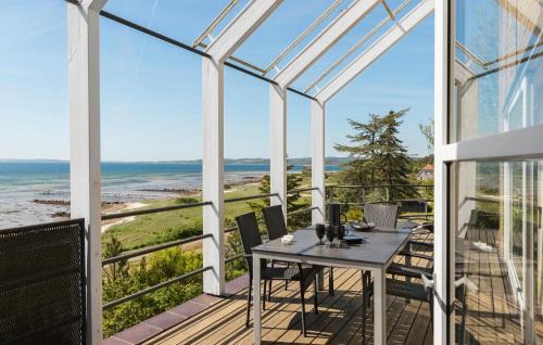 Handrup Strand House | Amazing Home In Ebeltoft With Wifi