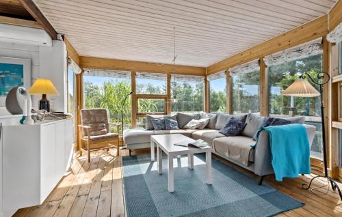 Handrup Strand House | Amazing Home In Ebeltoft With Wifi
