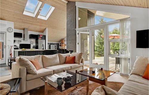 Øksenmølle House | Amazing Home In Ebeltoft With Wifi