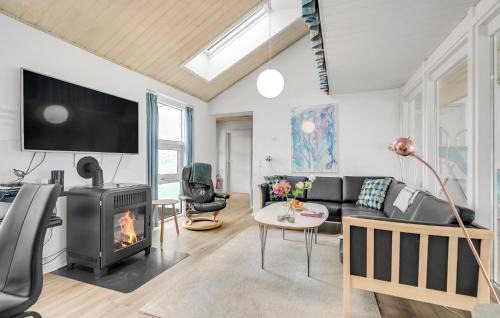 Vibæk Strand House | Amazing Home In Ebeltoft With Sauna