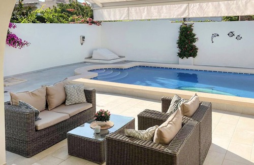 El Chaparral House | Amazing home in El Chaparral with WiFi