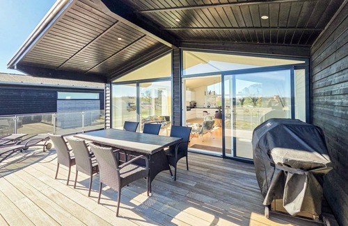 Nordstrand House | Amazing home in Frederikshavn with house sea view