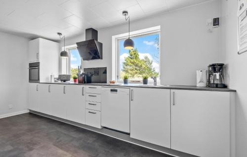 Rindby Strand House | Amazing Home In Fanø With Wifi