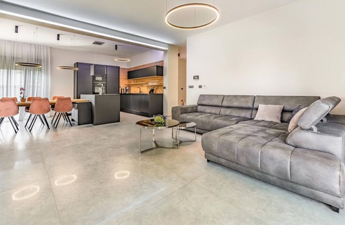Fazana House | Amazing home in Fazana with sauna