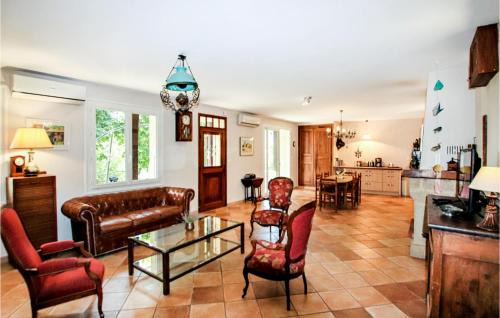 Flaviac House | Amazing Home In Flaviac