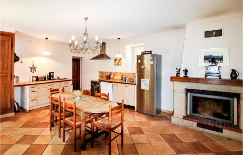 Flaviac House | Amazing Home In Flaviac