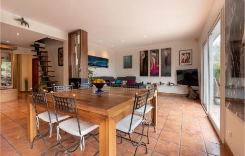 Balaruc-les-Bains House | Amazing Home In Balaruc-Les-Bains