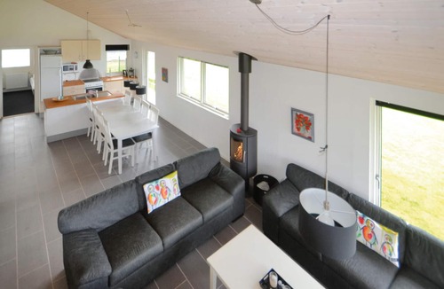 Fjellerup House | Amazing home in Glesborg with house sea view