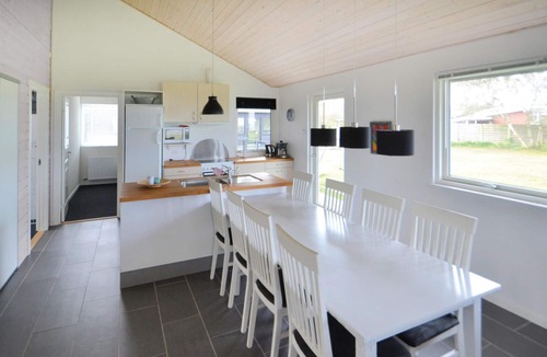 Fjellerup House | Amazing home in Glesborg with house sea view