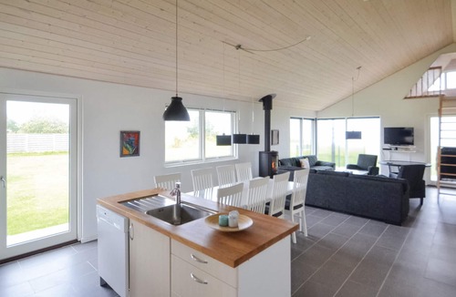 Fjellerup House | Amazing home in Glesborg with house sea view