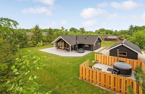 Fjellerup House | Amazing home in Glesborg with sauna