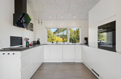 Fjellerup Strand House | Amazing home in Glesborg with WiFi