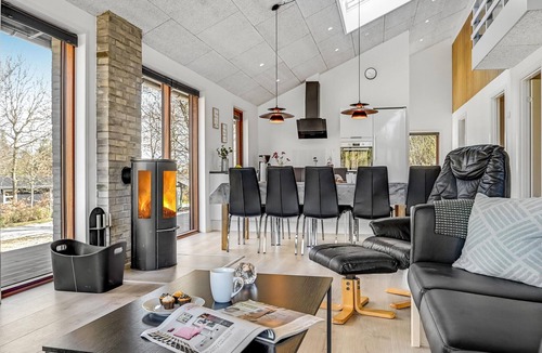 Bønnerup Strand House | Amazing home in Glesborg with kitchen