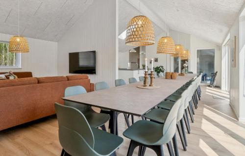 Fjellerup House | Amazing Home In Glesborg With Sauna