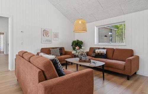 Fjellerup House | Amazing Home In Glesborg With Sauna