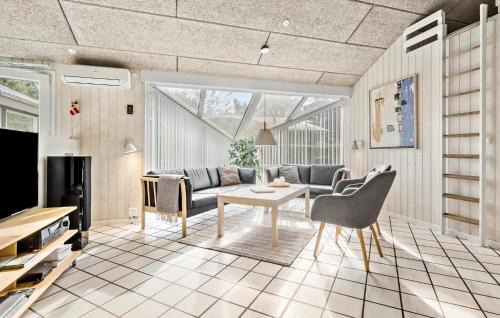 Fjellerup Strand House | Amazing Home In Glesborg With Sauna