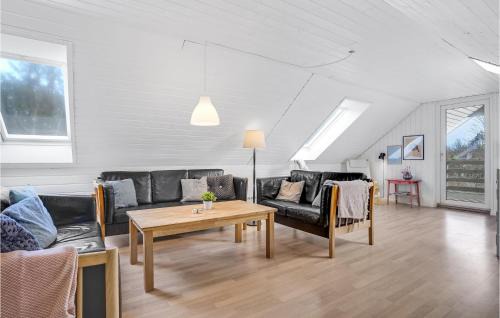 Fjellerup Strand House | Amazing Home In Glesborg With Sauna